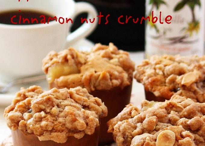 Cinnamon Nut Crumble Apple Muffins