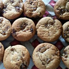 A picture of Tinklee's Caramelized Banana Pudding Cupcakes.