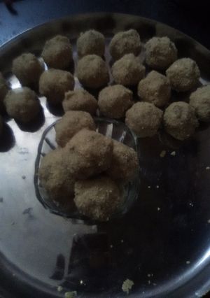 A picture of Suji - mawa ke laddu.