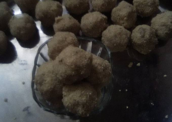 Suji - mawa ke laddu