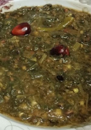 A picture of Saag dal sarson,bathwa or palak.
