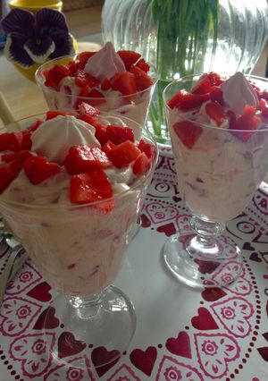 Φωτογραφία της συνταγής Eton Mess - επιδόρπιο με φράουλες