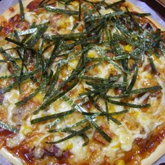 A picture of Easy Teriyaki Chicken Pizza.