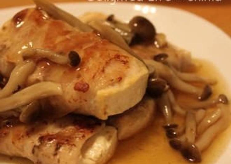 How to Prepare Homemade Pork and Tofu Rolls Topped with Mushroom Sauce