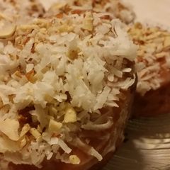 A picture of Cream-filled Donut Poppers.
