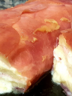 Una foto de Pastel de jamón york y queso con pan de molde (Microondas)