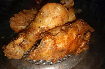 Cara Gampang Menyiapkan Ayam goreng bumbu ungkep baceman bawang putih, gurih Menu Enak Dan Mudah Dibuat