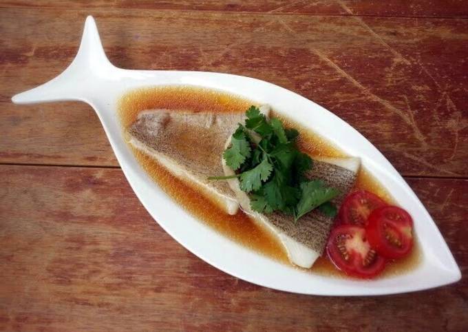Recipe of Perfect Poached Halibut Fillet In Chicken In Superior Chicken Soup