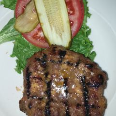 A picture of Easy Jalepeno- Cheddar Bratwurst burger.