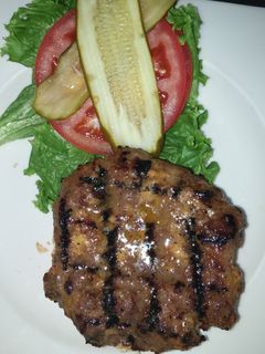 A picture of Easy Jalepeno- Cheddar Bratwurst burger.