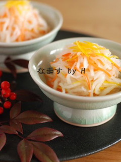 A picture of Daikon Radish and Carrot Namasu Pickles.