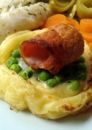 A picture of Vickys Retro Potato Nests, GF DF EF SF NF.