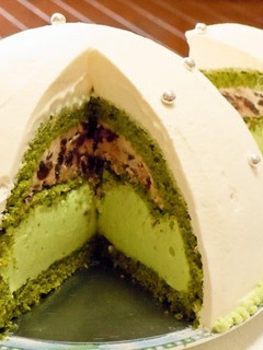 A picture of Domed Cake with Matcha Mousse.