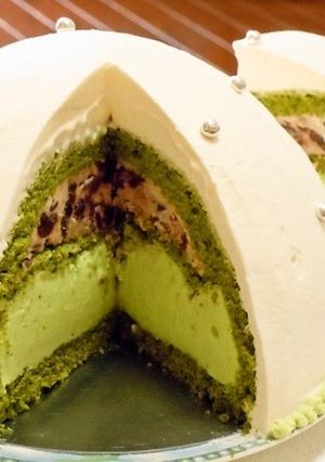 A picture of Domed Cake with Matcha Mousse.