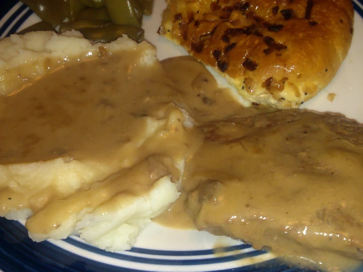 Easy Steps to Make Crockpot cubed steak and gravy the  Makes Drooling Perfect