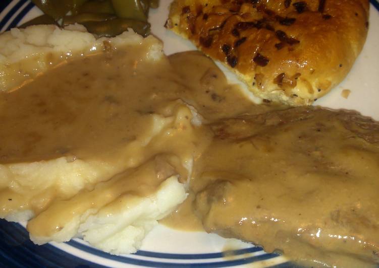 Crockpot cubed steak and gravy