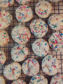 A picture of Funfetti Cookies.