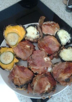 A picture of My Stuffed Portobello Mushrooms 😊.
