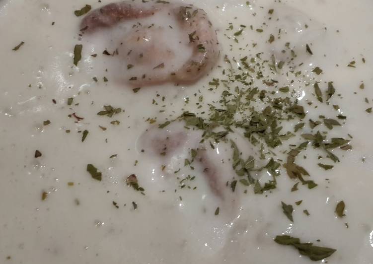 Meat shells in yogurt soup