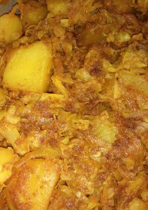 A picture of Cabbage and Potatoes stir fry.