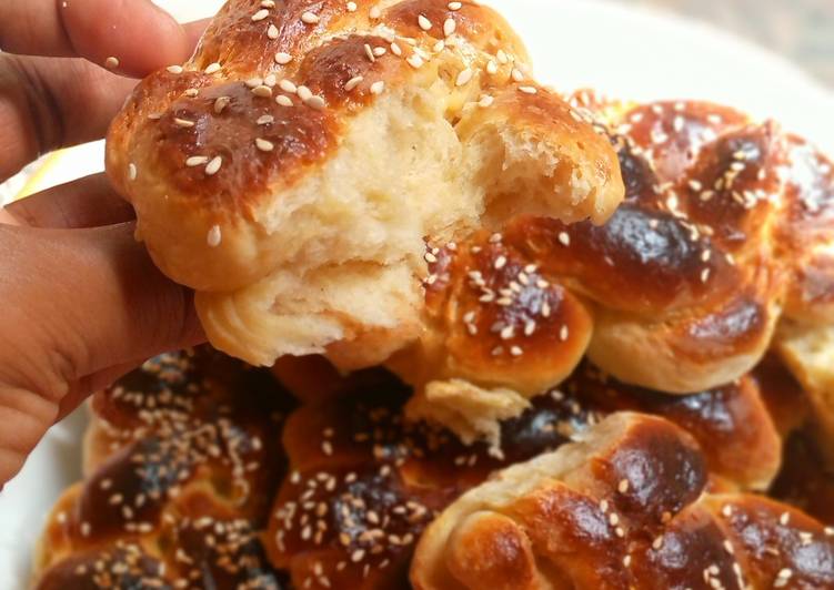 Step-by-Step Guide to Make Homemade Braided egg buns
