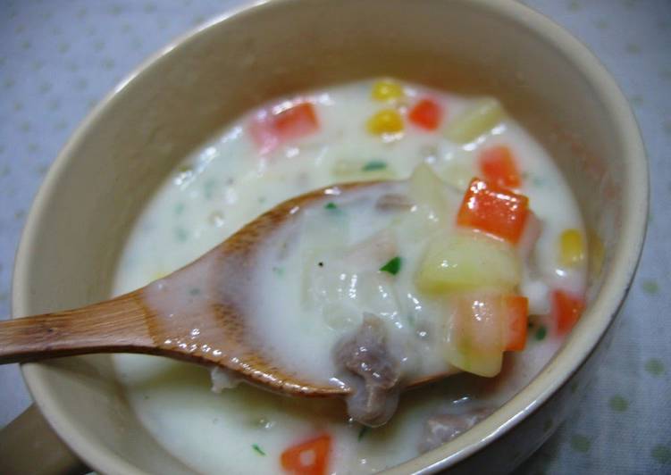 Cream Stew With Bite-sized Vegetables