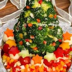 A picture of Colorful Christmas Tree Salad.