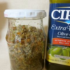 A picture of Japanese-style Chunky Olive Oil.