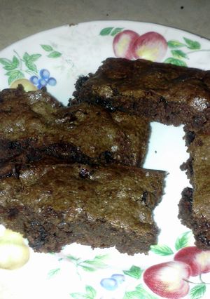 A picture of chocolate apple and raisin brownies.