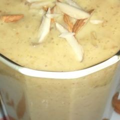 A picture of Dry fruit shake.