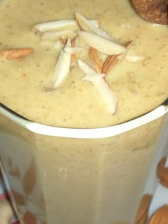 A picture of Dry fruit shake.