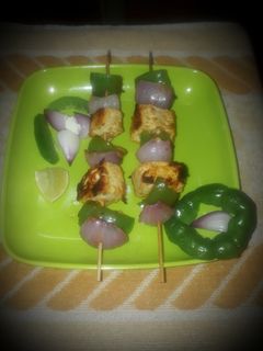 पनीर टिक्का (paneer tikka recipe in marathi) रेसिपी चे मुख्य फोटो