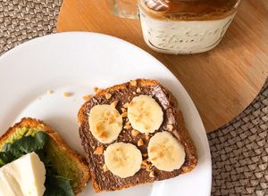 Una foto de TOAST con café Dalgona