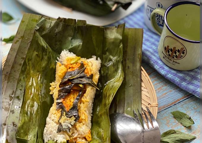 Step-by-Step Guide to Prepare Super Quick Homemade Grilled Rice in
Banana Leaves/Nasi Bakar