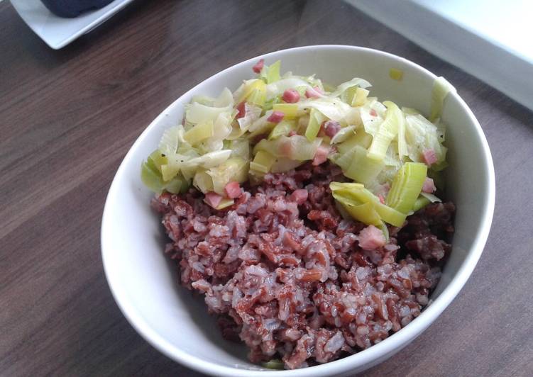 Simple Way to Prepare Ultimate Easy Leek and Bacon Red Rice