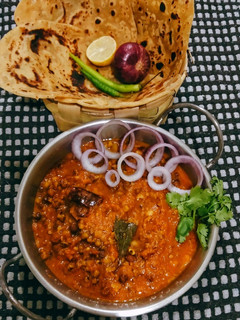 મિક્ષ કઠોળ(Mix kathol Recipe in Gujarati) રેસીપી મુખ્ય ફોટો