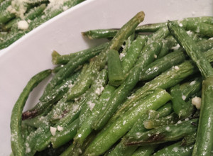 A picture of Parmesan Garlic String Beans.