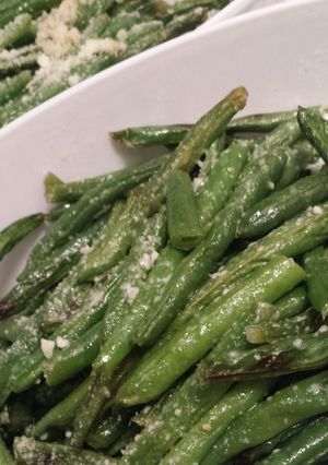 A picture of Parmesan Garlic String Beans.