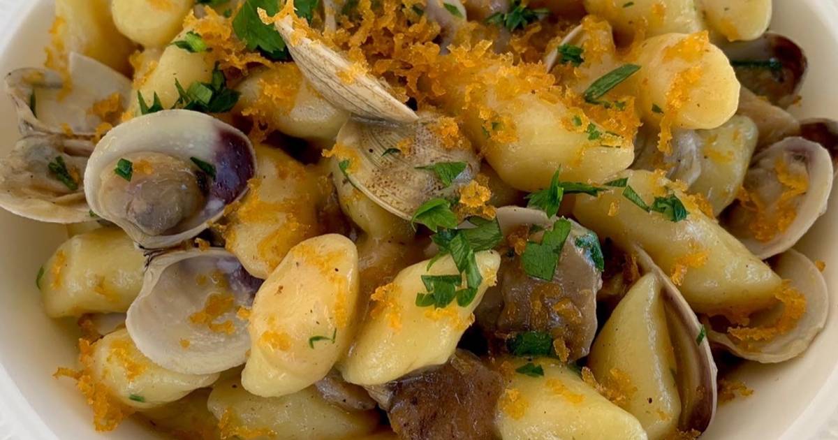 Ricetta GNOCCHI DI PATATE VONGOLE, PORCINI E BOTTARGA di Pamy Fatto con