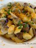 GNOCCHI DI PATATE      VONGOLE, PORCINI E BOTTARGA