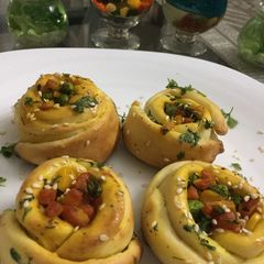 A picture of Rose shaped veggie buns.