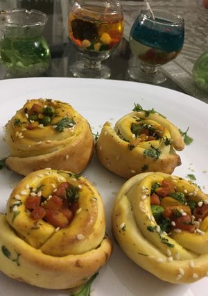 A picture of Rose shaped veggie buns.