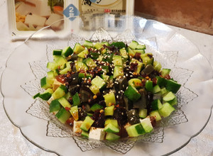 涼拌麻辣小黃瓜皮蛋豆腐 的食譜成品照片