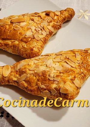 Una foto de Triángulos de hojaldre salados y dulces