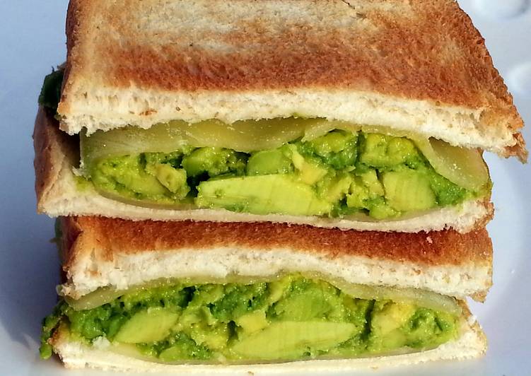 Cheesy Avocado Sandwich