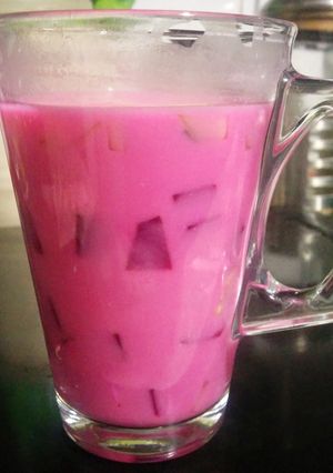 A picture of Lithuanian summer dietary drink.