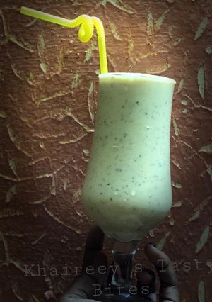 A picture of Peanut butter, banana,chia seeds shake.