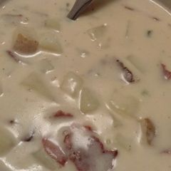 A picture of Creamy Potato Bacon Soup.