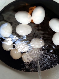A picture of Kt's Perfect Hard-Boiled Eggs.