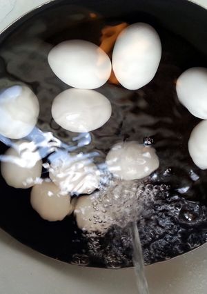 A picture of Kt's Perfect Hard-Boiled Eggs.